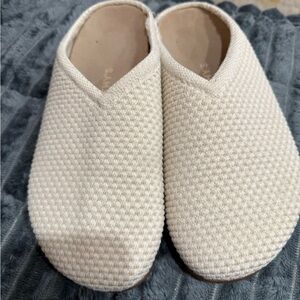 Rothy's Off-White Tan Textured Slip-Ons Casual Clogs Size 8 VGUC